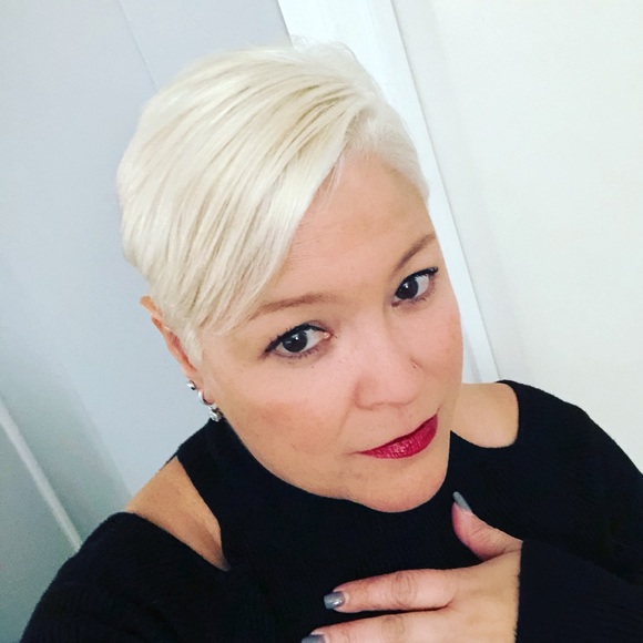 Meet your Posher, Andrea - Picture 1 of 1